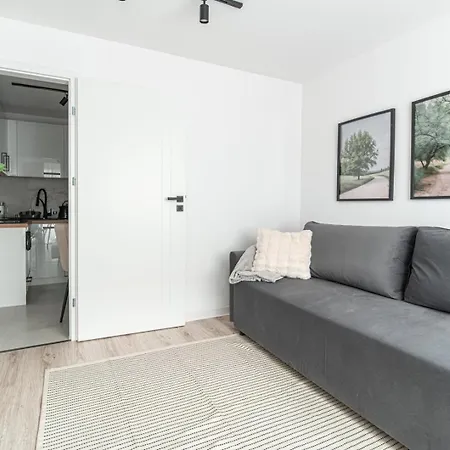 Apartly - &a