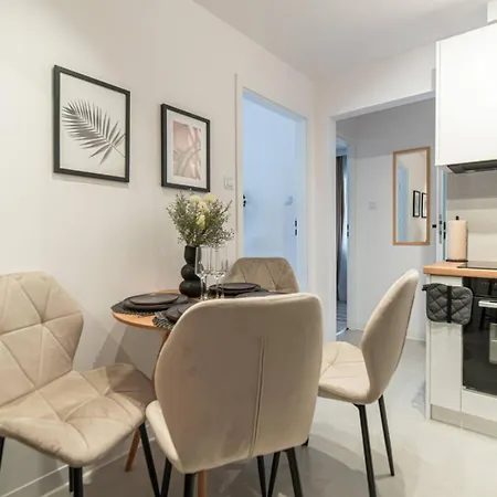 Διαμέρισμα Apartly - &a Στσέτσιν